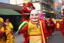 ทน.แม่สอด ร่วมพิธีอัญเชิญพระบรมรูปหล่อสมเด็จพระเจ้าตากสินมหาราช (ทรงม้า) ประดิษฐาน ณ วงเวียนแยกอุ้มผาง อำเภอแม่สอด จังหวัดตาก