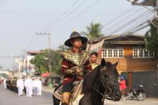 ทน.แม่สอด ร่วมพิธีอัญเชิญพระบรมรูปหล่อสมเด็จพระเจ้าตากสินมหาราช (ทรงม้า) ประดิษฐาน ณ วงเวียนแยกอุ้มผาง อำเภอแม่สอด จังหวัดตาก