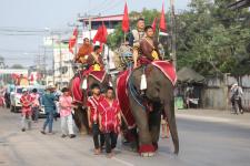 ทน.แม่สอด ร่วมพิธีอัญเชิญพระบรมรูปหล่อสมเด็จพระเจ้าตากสินมหาราช (ทรงม้า) ประดิษฐาน ณ วงเวียนแยกอุ้มผาง อำเภอแม่สอด จังหวัดตาก