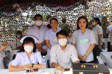 ทน.แม่สอด ร่วมพิธีอัญเชิญพระบรมรูปหล่อสมเด็จพระเจ้าตากสินมหาราช (ทรงม้า) ประดิษฐาน ณ วงเวียนแยกอุ้มผาง อำเภอแม่สอด จังหวัดตาก