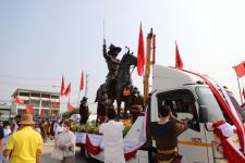 ทน.แม่สอด ร่วมพิธีอัญเชิญพระบรมรูปหล่อสมเด็จพระเจ้าตากสินมหาราช (ทรงม้า) ประดิษฐาน ณ วงเวียนแยกอุ้มผาง อำเภอแม่สอด จังหวัดตาก