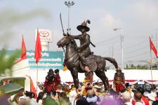 ทน.แม่สอด ร่วมพิธีอัญเชิญพระบรมรูปหล่อสมเด็จพระเจ้าตากสินมหาราช (ทรงม้า) ประดิษฐาน ณ วงเวียนแยกอุ้มผาง อำเภอแม่สอด จังหวัดตาก