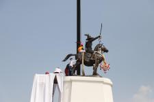 ทน.แม่สอด ร่วมพิธีอัญเชิญพระบรมรูปหล่อสมเด็จพระเจ้าตากสินมหาราช (ทรงม้า) ประดิษฐาน ณ วงเวียนแยกอุ้มผาง อำเภอแม่สอด จังหวัดตาก