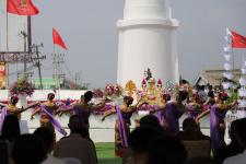 ทน.แม่สอด ร่วมพิธีอัญเชิญพระบรมรูปหล่อสมเด็จพระเจ้าตากสินมหาราช (ทรงม้า) ประดิษฐาน ณ วงเวียนแยกอุ้มผาง อำเภอแม่สอด จังหวัดตาก