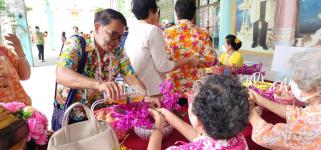 ทน.แม่สอด เข้าร่วมงานสงกรานต์ไทย สุขใจ๋ปี๋ใหม่เมืองชมรมผู้สูงอายุอำเภอแม่สอด