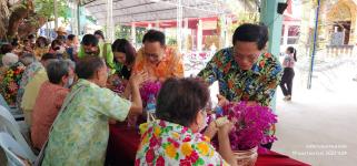 ทน.แม่สอด เข้าร่วมงานสงกรานต์ไทย สุขใจ๋ปี๋ใหม่เมืองชมรมผู้สูงอายุอำเภอแม่สอด