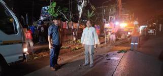 ทน.แม่สอด ลงพื้นที่สำรวจจากผลกระทบของพายุฤดูร้อน 