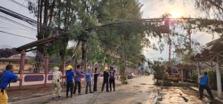 ทน.แม่สอด ลงพื้นที่สำรวจจากผลกระทบของพายุฤดูร้อน 