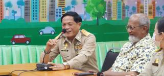 ทน.แม่สอด มอบใบประกาศเกียรติบัตร ผู้ผ่านการฝึกประสบการณ์ด้านการแพทย์และสาธารณสุข คลินิกชุมชนอบอุ่นเทศบาลนครแม่สอด