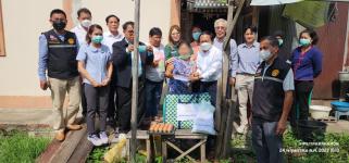 ทน.แม่สอด ลงพื้นที่มอบสิ่งของและถุงยังชีพแก่ผู้ยากไร้ ในเขตเทศบาลนครแม่สอด