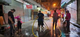 ทน.แม่สอด ดำเนินการฉีดล้างทำความสะอาดตลาดสดเทศบาลนครแม่สอด