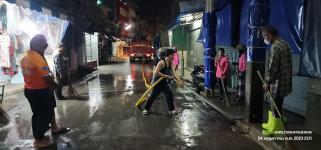 ทน.แม่สอด ดำเนินการฉีดล้างทำความสะอาดตลาดสดเทศบาลนครแม่สอด