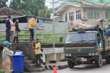 ทน.แม่สอด จัดกิจกรรมจิตอาสาบำเพ็ญสาธารณประโยชน์เนื่องในโอกาสวันเฉลิมพระชนมพรรษาสมเด็จพระนางเจ้าฯ พระบรมราชินี 