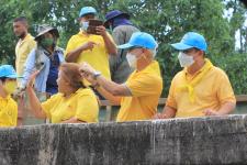 ทน.แม่สอด จัดกิจกรรมจิตอาสาบำเพ็ญสาธารณประโยชน์เนื่องในโอกาสวันเฉลิมพระชนมพรรษาสมเด็จพระนางเจ้าฯ พระบรมราชินี 