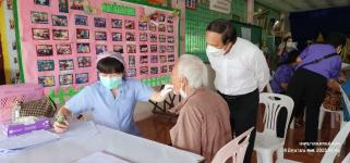 ทน.แม่สอด คลินิกชุมชนอบอุ่นให้บริการตรวจคัดกรองผู้สูงอายุ ชุมชนสองแคว 1 เขตเทศบาลนครแม่สอด 