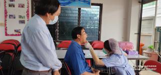 ทน.แม่สอด คลินิกชุมชนอบอุ่นให้บริการตรวจคัดกรองผู้สูงอายุ ชุมชนตาลเดี่ยว เขตเทศบาลนครแม่สอด 