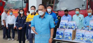 ทน.แม่สอด รับมอบหน้ากากป้องกันสารพิษและแว่นตา จากบริษัท คลีน แพลนนิ่ง จำกัด