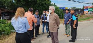 ทน.แม่สอด ร่วมกับอบจ.ตาก ลงพื้นที่สำรวจวางแผนการขุดลอกร่องระบายน้ำบริเวณถนนสายเอเชีย (สระบัว)