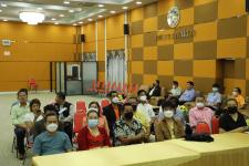 ทน.แม่สอด พิธีมอบป้าย “ร้านอาหารสะอาด รสชาติอร่อย” โครงการอบรมการสุขาภิบาลอาหารสำหรับผู้ประกอบการร้านอาหาร