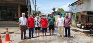 ทน.แม่สอด ลงพื้นที่ตรวจความเรียบร้อยโครงการก่อสร้างปรับปรุงเสริมผิวจราจรแอสฟัลท์ติกคอนกรีต พร้อมยกฝาท่อระบายน้ำ ถนนชุมชนประชารักษ์และถนนชุมชนสักทอง