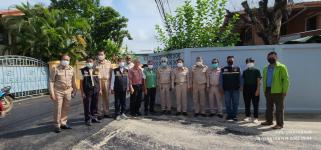 ทน.แม่สอด ลงพื้นที่ตรวจความเรียบร้อยโครงการก่อสร้างปรับปรุงเสริมผิวจราจรแอสฟัลท์ติกคอนกรีต พร้อมยกฝาท่อระบายน้ำ ถนนชุมชนประชารักษ์และถนนชุมชนสักทอง