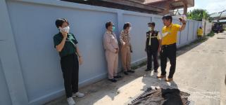 ทน.แม่สอด ลงพื้นที่ตรวจความเรียบร้อยโครงการก่อสร้างปรับปรุงเสริมผิวจราจรแอสฟัลท์ติกคอนกรีต พร้อมยกฝาท่อระบายน้ำ ถนนชุมชนประชารักษ์และถนนชุมชนสักทอง