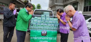 ทน.แม่สอด รับมอบน้ำดื่มจากธนาคารเพื่อการเกษตรและสหกรณ์การเกษตร (ธกส.) สาขาแม่สอด