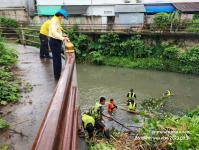 ทน.แม่สอด จัดกิจกรรมจิตอาสาบำเพ็ญประโยชน์ เนื่องในโอกาสมหามงคลวันเฉลิมพระชนมพรรษาพระบาทสมเด็จพระเจ้าอยู่หัว 28 กรกฎาคม 2566
