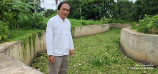 ทน.แม่สอด ลงพื้นที่ติดตามการกำจัดผักตบชวา วัชพืชและสิ่งกีดขวางทางน้ำห้วย ชุมชนสองแคว 2