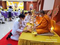 ทน.แม่สอด ร่วมพิธีทำบุญตักบาตรและร่วมถวายสัตย์ปฏิญาณเพื่อเป็นข้าราชการที่ดี เนื่องในโอกาสวันเฉลิมพระชนมพรรษา 71 พรรษา   28 กรกฎาคม 2566