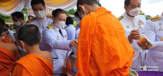 ทน.แม่สอด ร่วมพิธีทำบุญตักบาตรและร่วมถวายสัตย์ปฏิญาณเพื่อเป็นข้าราชการที่ดี เนื่องในโอกาสวันเฉลิมพระชนมพรรษา 71 พรรษา   28 กรกฎาคม 2566