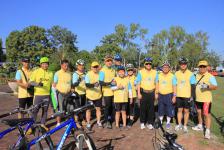 ดร.เทอดเกียรติ ชินสรนันท์  นายกเทศมนตรีนครแม่สอด นำคณะผู้บริหาร สมาชิกสภาเทศบาลนครแม่สอด  ข้าราชการ พนักงาน ร่วมกิจกรรม Bike For Dad ปั่นเพื่อพ่อ