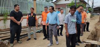 ทน.แม่สอด ลงพื้นที่ตรวจงานก่อสร้างต่าง ๆ ในเขตเทศบาลนครแม่สอด