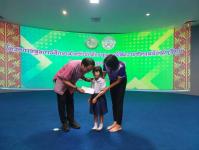 ทน.แม่สอด มอบทุนการศึกษาตามโครงการทุนการศึกษาสำหรับนักศึกษาและการให้ความช่วยเหลือนักเรียนในเขตเทศบาลนครแม่สอด