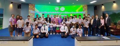 ทน.แม่สอด มอบทุนการศึกษาตามโครงการทุนการศึกษาสำหรับนักศึกษาและการให้ความช่วยเหลือนักเรียนในเขตเทศบาลนครแม่สอด