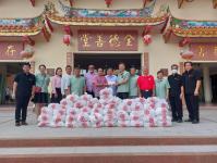 ทน.แม่สอด ร่วมงานประเพณีทิ้งกระจาดแจกทาน ประจำปี 2566