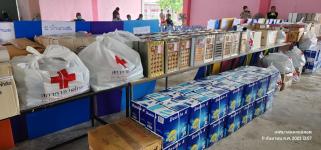 ทน.แม่สอด รับมอบวัสดุอุปกรณ์สื่อการเรียนฯ จากผู้ว่าฯ ตาก พร้อมคณะเหล่ากาชาด จ.ตาก