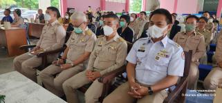 ทน.แม่สอด รับมอบวัสดุอุปกรณ์สื่อการเรียนฯ จากผู้ว่าฯ ตาก พร้อมคณะเหล่ากาชาด จ.ตาก