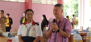 ทน.แม่สอด รับมอบวัสดุอุปกรณ์สื่อการเรียนฯ จากผู้ว่าฯ ตาก พร้อมคณะเหล่ากาชาด จ.ตาก