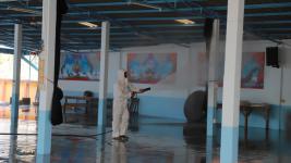 ทน.แม่สอดพ่นยาฆ่าเชื้อวัดบุญญาวาสต้านภัยโควิด-19