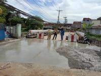 ทน.แม่สอด ลงพื้นที่ติดตามความเรียบร้อยการซ่อมแซมคอสะพานร่วมแรง 
