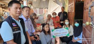 ทน.แม่สอด ลงพื้นที่มอบสิ่งของอุปโภคบริโภคให้แก่ผู้ยากไร้และผู้ป่วยติดเตียง ในเขตเทศบาลนครแม่สอด