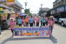 ประชาชนนับหมื่นคน ร่วมขบวนแห่สงกรานต์ “นครแม่สอด” วัดสุดท้ายคึกคัก 