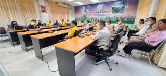 ทน.แม่สอด จัดประชุม ผู้บริหาร งานป้องกันฯ และผู้รับจ้าง  กรณีขุดวางท่อระบายน้ำ ถนนอินทรคีรี บริเวณหน้าแขวงทางหลวง
