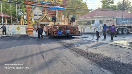 ทน.แม่สอด ลงพื้นที่ติดตามความเรียบร้อยโครงการปรับปรุงเสริมผิวจราจรลาดยางแอสฟัลท์ติก ถนนซอยดอนไชย