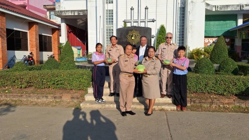 ทน.แม่สอด พบปะนักเรียนและร่วมกิจกรรมหน้าเสาธง ณ โรงเรียนเทศบาลวัดดอนแก้ว