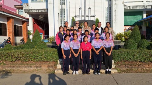ทน.แม่สอด พบปะนักเรียนและร่วมกิจกรรมหน้าเสาธง ณ โรงเรียนเทศบาลวัดดอนแก้ว