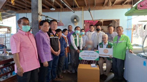 ทน.แม่สอด ลงพื้นที่มอบรถเข็นวีลแชร์ และสิ่งของอุปโภคบริโภคให้แก่ผู้สูงอายุ ผู้พิการ และผู้ป่วยติดเตียง 