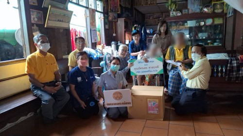 ทน.แม่สอด ลงพื้นที่มอบสิ่งของอุปโภคบริโภคให้แก่ผู้สูงอายุ และผู้ป่วย  ติดเตียง ชุมชนชุมพลพัฒนา ชุมชนบ้านทุ่ง ชุมชนร่วมใจ และชุมชนดอนไชย