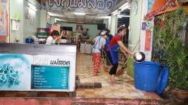 ทน.แม่สอดล้างเมืองต้านโควิด-19